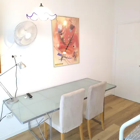 Seafront Apartment - Sleeps 13 - Parking - Balcony * Θεσσαλονίκη