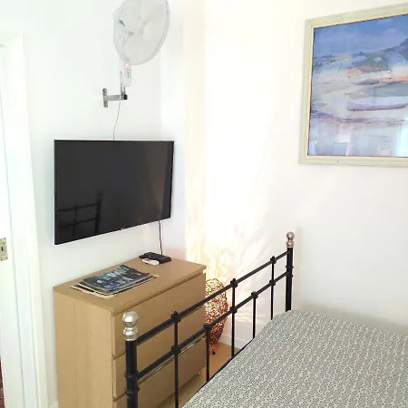 Pemptos-3bedroom-2bathroom-balcony-seaview דירה