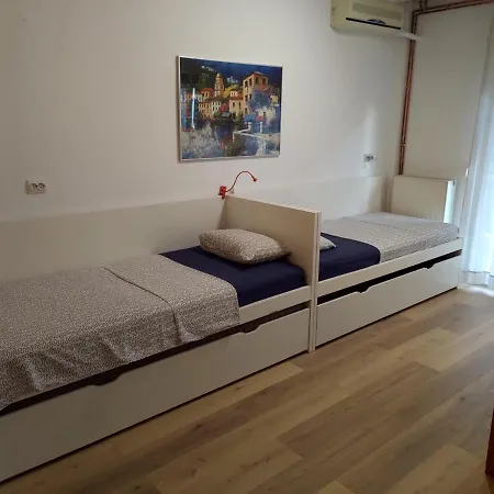 דירה Pemptos-3bedroom-2bathroom-balcony-seaview *