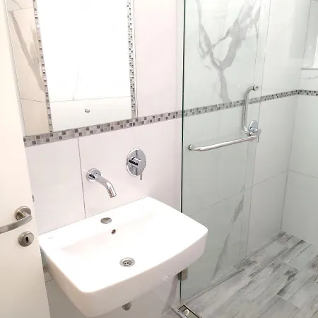Pemptos-3bedroom-2bathroom-balcony-seaview דירה